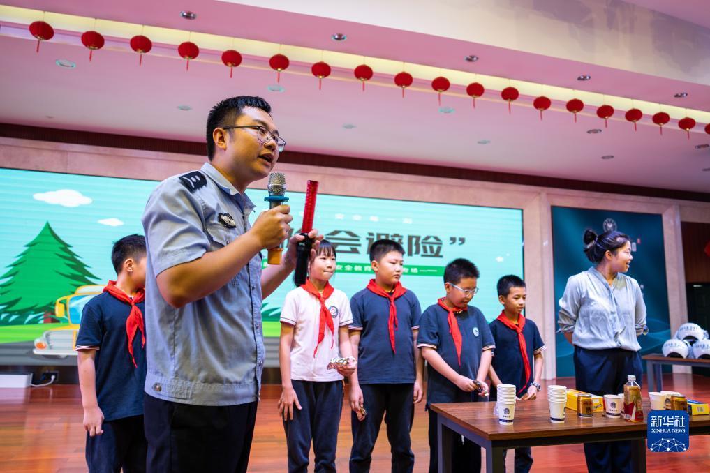 中国棋牌网 王彬